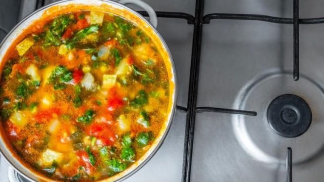 Gemüsesuppe – Ciorbă de legume – Rumänien