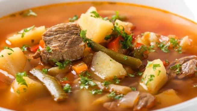 Rindfleischsuppe – Ciorbă de văcuță  – Rumänien