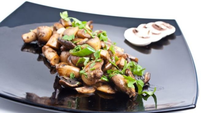 Pilzsalat mit Knoblauch – Salată de Ciuperci cu Usturoi – Rumänien